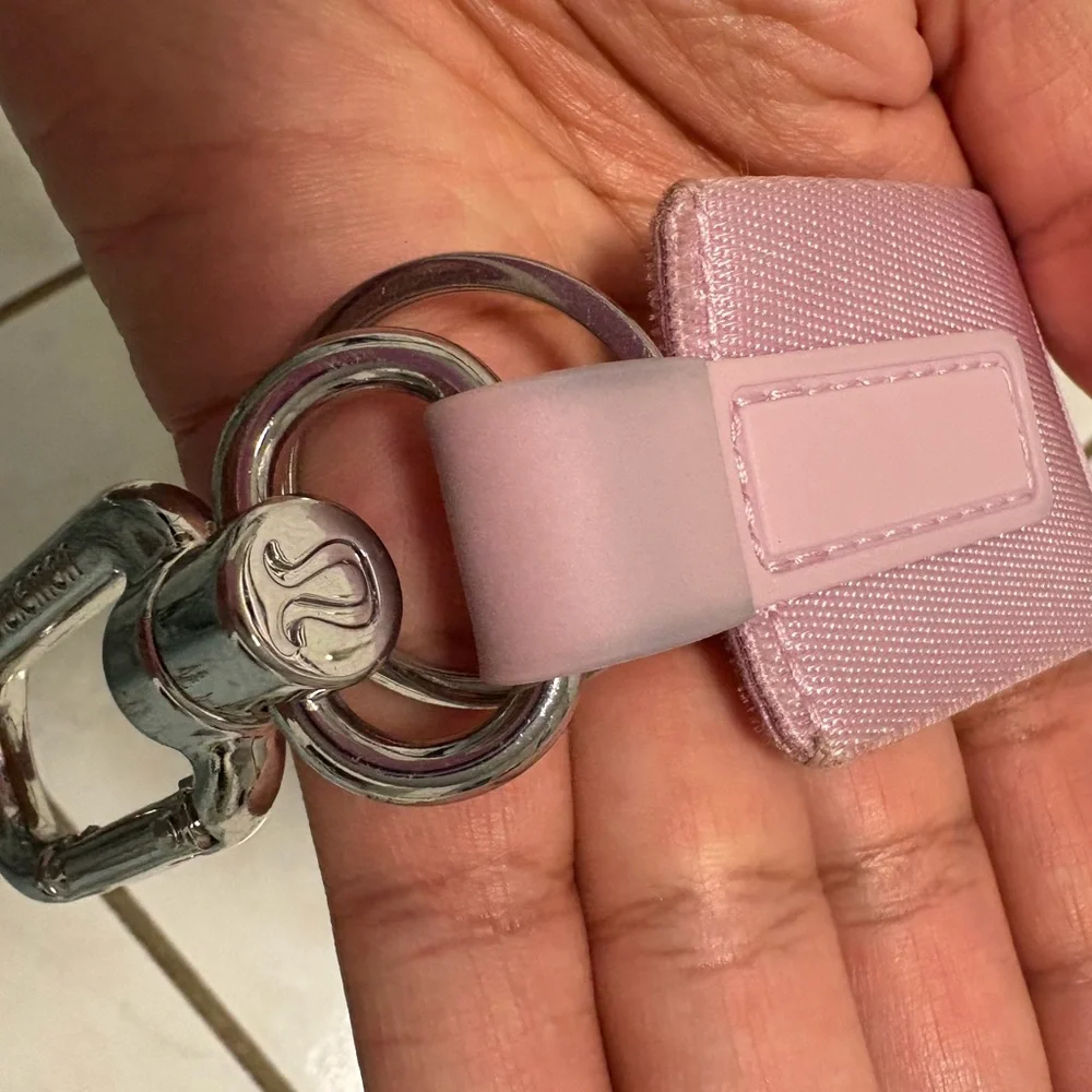 Lululemon Keychain - Picture 6 of 6